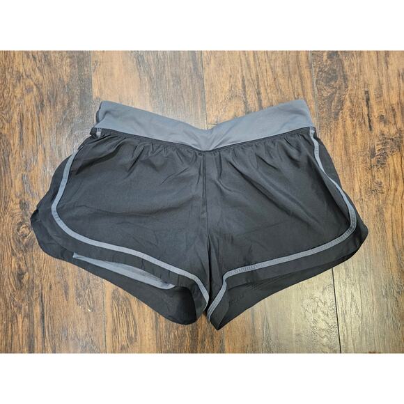Victoria Secret Biker Shorts Size Medium Gray Black - Picture 1 of 3